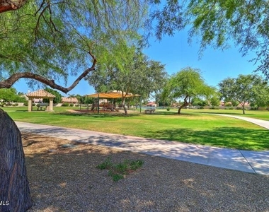 11619 W Clover Way - Photo Thumbnail 18