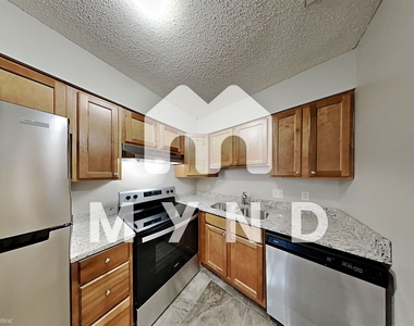 2158 Oldfield Dr - Photo Thumbnail 4