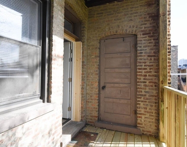 1251 W. Rosemont, Unit 4 - Photo Thumbnail 19