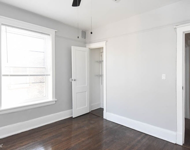 1251 W. Rosemont, Unit 4 - Photo Thumbnail 9