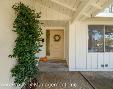 4412 Moffitt Drive - Moffitt, 4412 - Photo Thumbnail 2