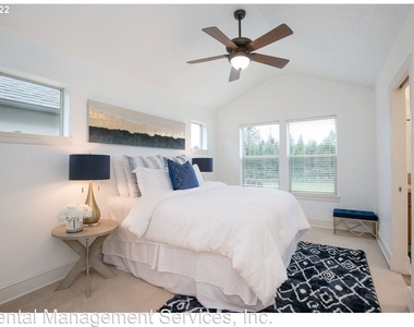 17335 Sw Montague Way - Photo Thumbnail 14