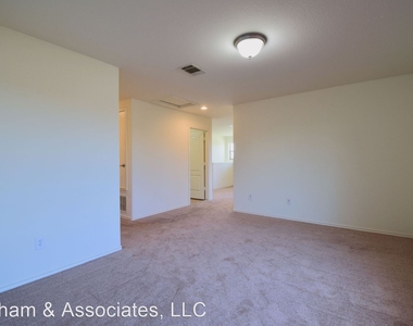 701 Watson Way - Photo Thumbnail 23