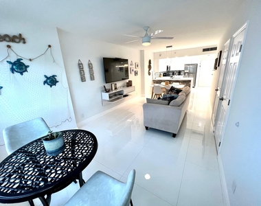 2501 S Ocean Drive - Photo Thumbnail 7