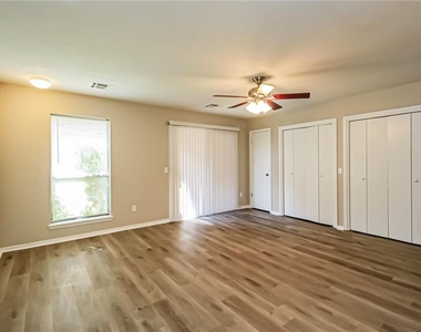 9405 Briarcreek Drive - Photo Thumbnail 4