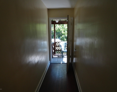 127 Kennedy Ave - Photo Thumbnail 12