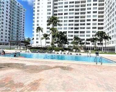 5005 Collins Ave - Photo Thumbnail 7