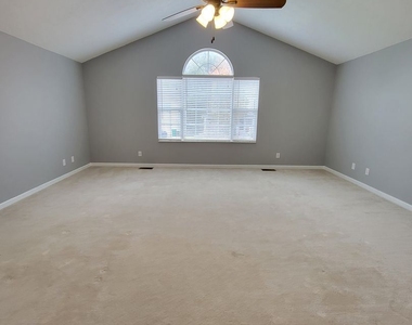 8140 Faircrest Lane - Photo Thumbnail 16