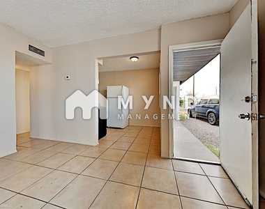 106 N Casa Grande Ave - Photo Thumbnail 1