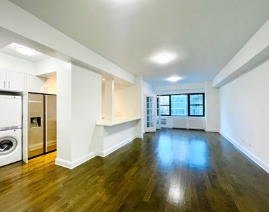 157 East 57th Street - Photo Thumbnail 1