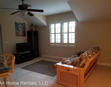 1423 Stickley Avenue Unit B - Photo Thumbnail 1