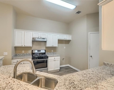 805  Camino Real Dr - Photo Thumbnail 10