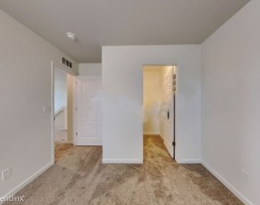 10124 Seawolf Dr - Photo Thumbnail 4