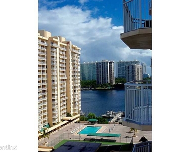 18011 Biscayne Blvd - Photo Thumbnail 8