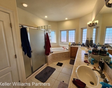 15425 Copperfield Dr - Photo Thumbnail 9