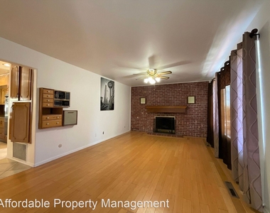 29870 Larrabee Street - Photo Thumbnail 3