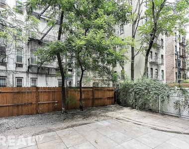 309 East 92nd Street - Photo Thumbnail 5