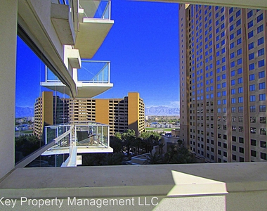 2700 S. Las Vegas Blvd #604 - Photo Thumbnail 11