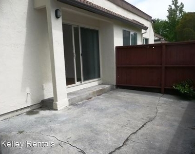 1834 Primavera Dr - Photo Thumbnail 17