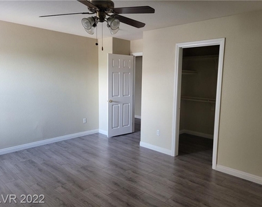 9719 Spinnaker Creek Avenue - Photo Thumbnail 34