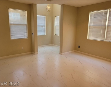 9719 Spinnaker Creek Avenue - Photo Thumbnail 2