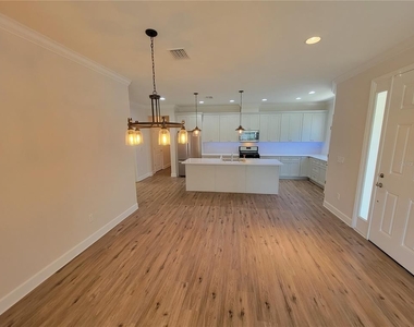 1521 Highland Park Drive - Photo Thumbnail 5