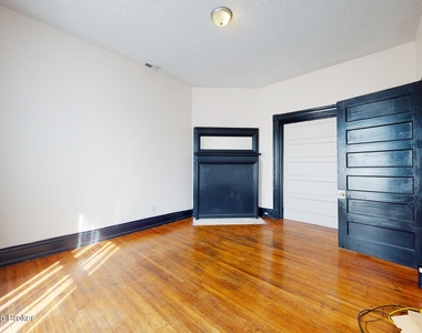 111 E Saint Catherine St - Photo Thumbnail 10