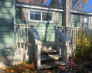 205 Erin Road - Photo Thumbnail 10