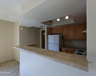 3535 W Tierra Buena Lane - Photo Thumbnail 8