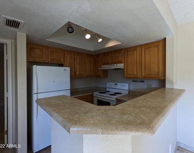 3535 W Tierra Buena Lane - Photo Thumbnail 9