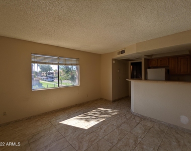 3535 W Tierra Buena Lane - Photo Thumbnail 4