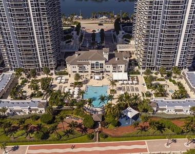 4779 Collins Ave - Photo Thumbnail 17