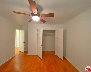 1638 Greenfield Ave - Photo Thumbnail 21