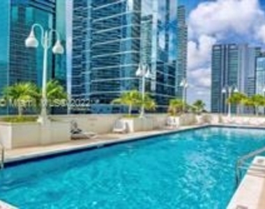 1200 Brickell Bay Dr Apt 2217 - Photo Thumbnail 8