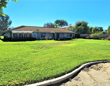 16376 Rancho Escondido Dr. - Photo Thumbnail 25