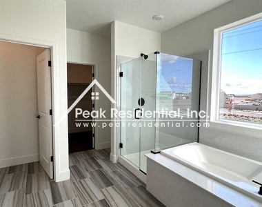 2145 Borealis Cir - Photo Thumbnail 33