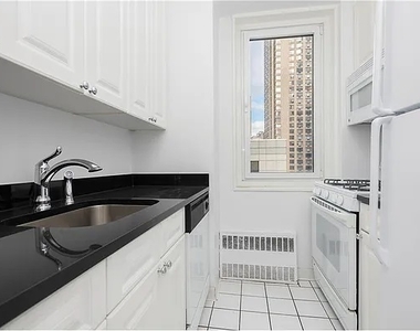 230 West 55th Street - Photo Thumbnail 1