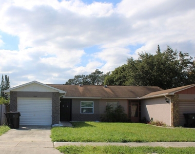 1304 Candlewyck Dr - Photo Thumbnail 14