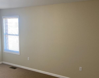 187 St George Ln Apt# 31 - Photo Thumbnail 12