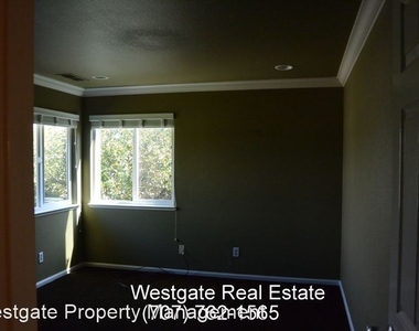 657 Wilford Circle - Photo Thumbnail 2