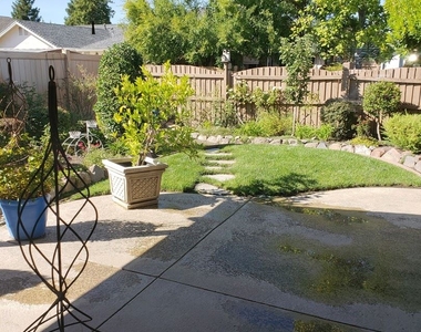 1736 Vineyard Trail - Photo Thumbnail 13