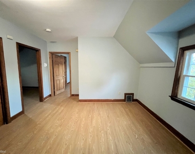 28 Lynnfield St Apt 2 - Photo Thumbnail 6