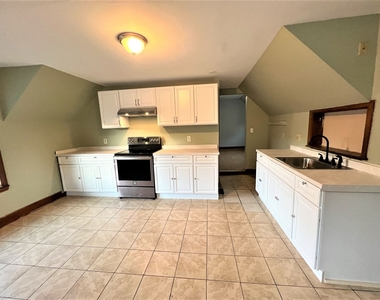 28 Lynnfield St Apt 2 - Photo Thumbnail 3