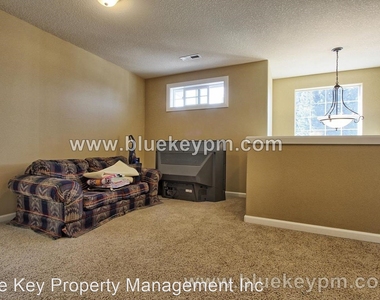 3812 Ne 93rd Street - Photo Thumbnail 14