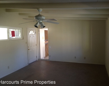 7010 Tamarisk Avenue - Photo Thumbnail 6