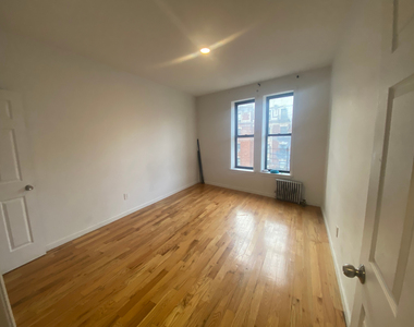 660 West 180th Street - Photo Thumbnail 3