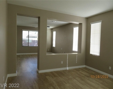 7222 Regent Pond Street - Photo Thumbnail 6