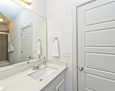 2304  Montague St - Photo Thumbnail 24