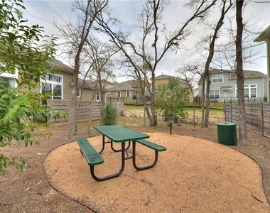 2304  Montague St - Photo Thumbnail 25