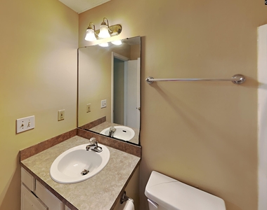 637 Edgewater Lane - Photo Thumbnail 12